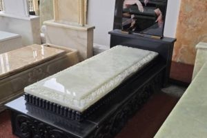 مقبره ترکیبی سنگ مرمر شاه مقصودی و گرانيت مشکی برزیلی